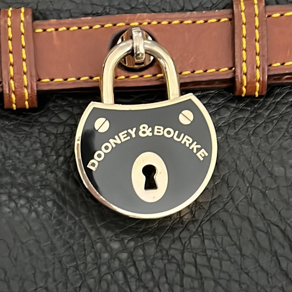 Dooney and Bourke Black Rich pebble leather crossbody bag - Picture 8 of 9